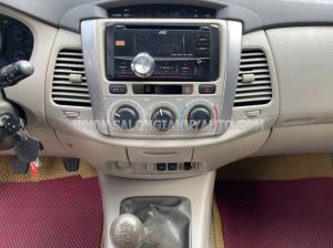 Xe Toyota Innova 2.0E 2015