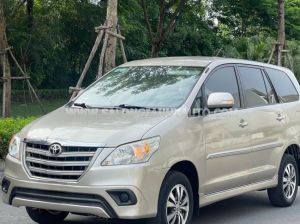 Xe Toyota Innova 2.0E 2015