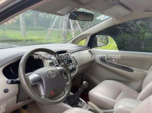 Xe Toyota Innova 2.0E 2015