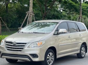 Xe Toyota Innova 2.0E 2015